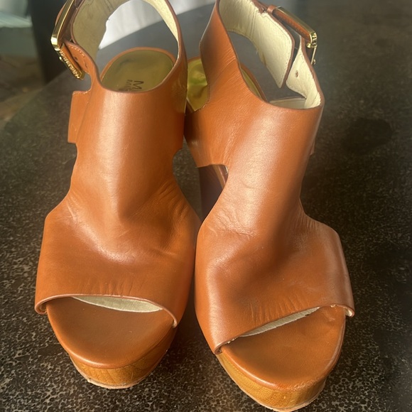 EUC Michael Kors, Josephine brown wedge, leather platform, sandals, size 5 - Picture 6 of 9